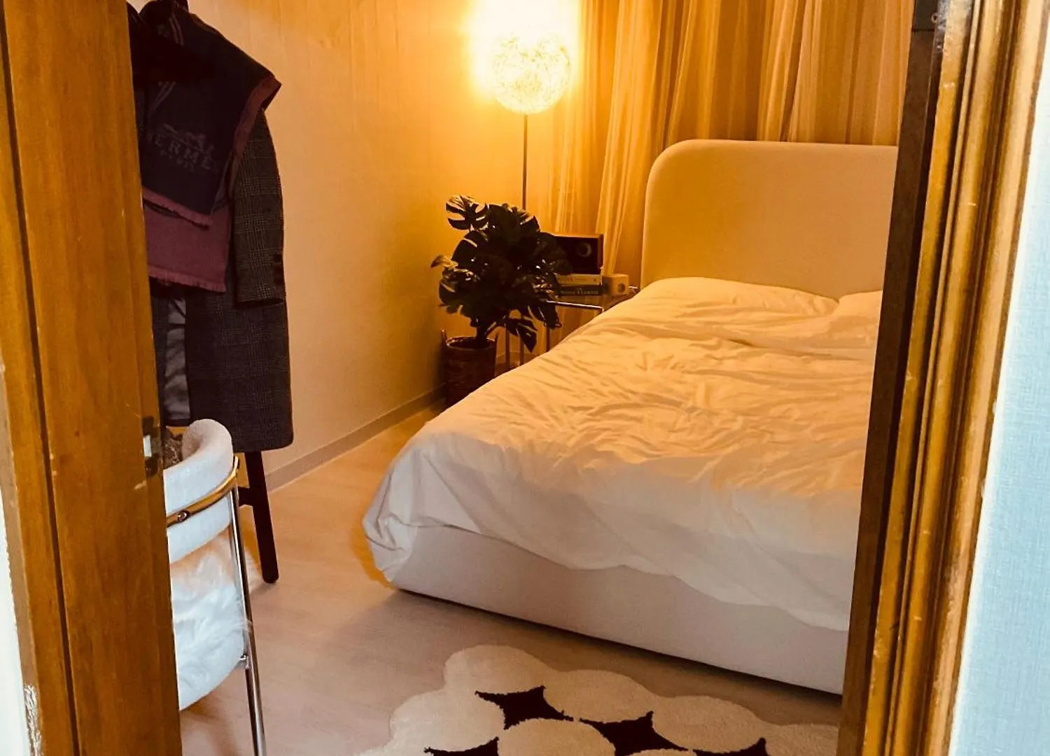 Cozy Guesthouse, 10 Minutes From Snu Entrance Station, Accommodation In Sharosu-Gil, Ott, Nespresso Machine, Within 25 Minutes By Subway To Hongdae, Gangnam, Seongsu, Gwanaksan, Up To 5 People Σεούλ